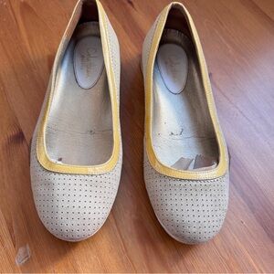 Cole Haan/nike slip on yellow/beige shoes size 6